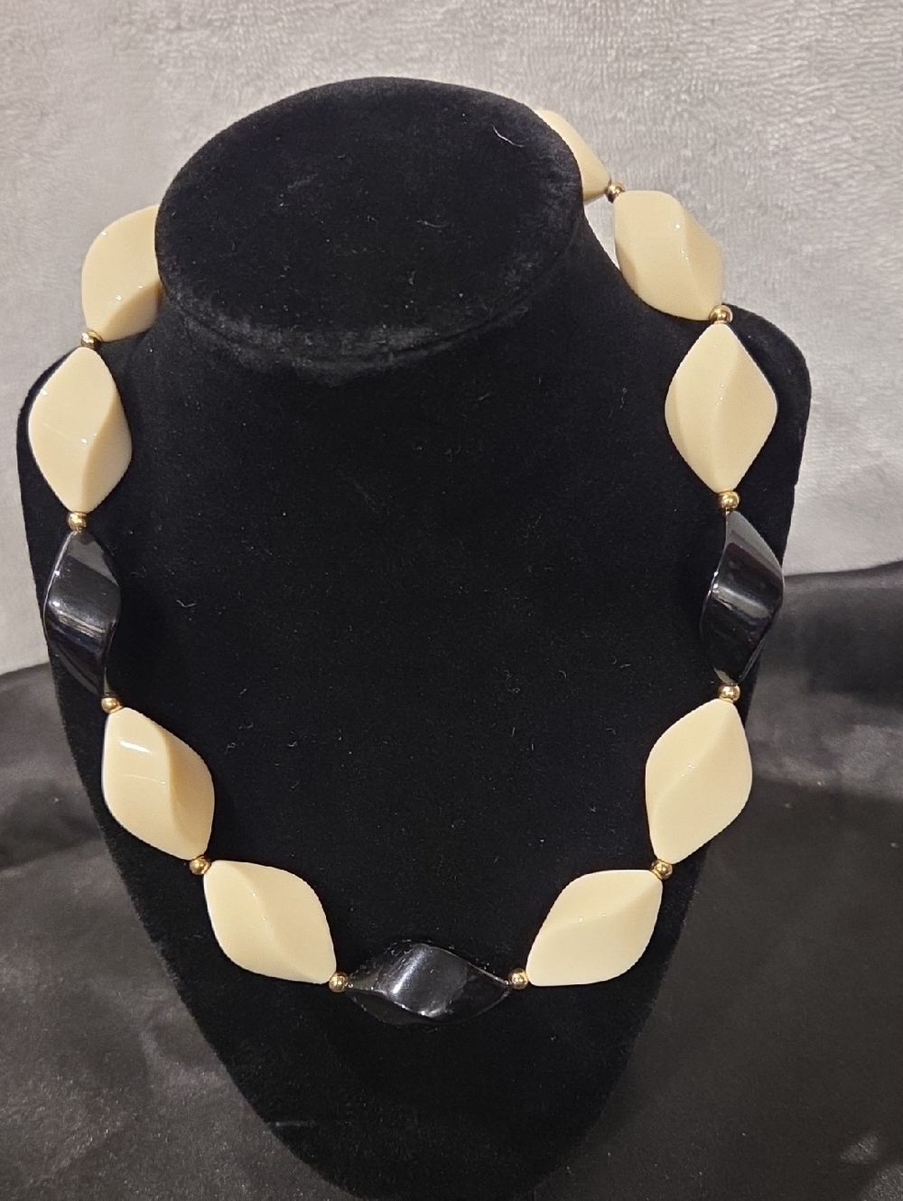 TRIFARI BLACK AND CREAM BEADED NECKLACE